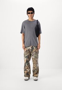 Only & Sons ONSFADE CARPENTER LOOSE PANT - Bukser - bungee cord