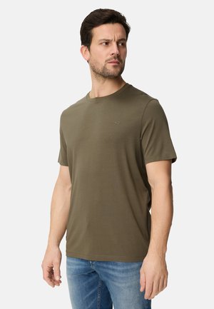 Kortærmet olivengrøn T-shirt med rund hals, lavet af blød bomuld, med et lille logo i en matchende farve på brystet.