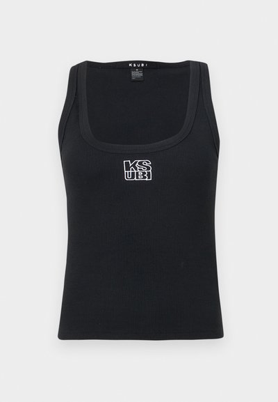 Juodas nertinis tank topas su kvadratiniu iškirpimu ir balta išsiuvinėta logotipu priekyje. Pagamintas iš elastingos medžiagos.