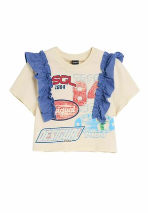 Crèmekleurig shirt met korte mouwen met blauwe ruches op de voorste schouders en meerkleurige grafische tekst en cijfers inclusief "1984" en "Desigual".