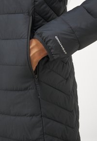 Columbia Abrigo de invierno - black