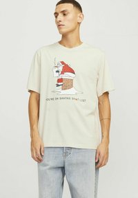 Jack & Jones X-MAS RUNDHALS  - T-shirts print - moonbeam