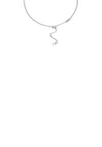 Collana in argento con design ondulato, chiusura a moschettone e link texturizzati per un tocco di dettaglio. Stile elegante e minimalista.
