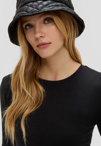 QS MIT SEITLICHER RAFFUNG - T-Shirt basic - schwarz