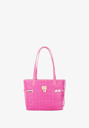 Bolso tote rosa hecho de material sintético suave, con un patrón de diamantes, herrajes dorados y dos asas resistentes.