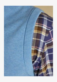 Neselectat, light blue