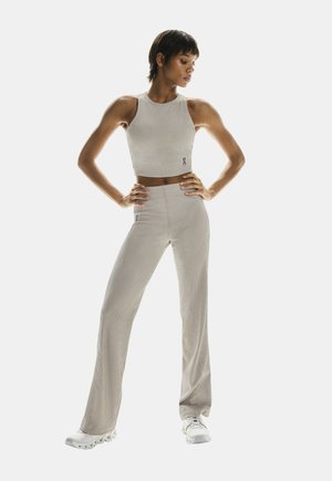 ALL-DAY - Trousers - desert white