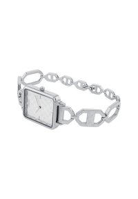 Silberne Uhr mit quadratischem Ziffernblatt, weißem gemustertem Ziffernblatt und einem Gliederarmband mit länglichen sechseckigen Gliedern.