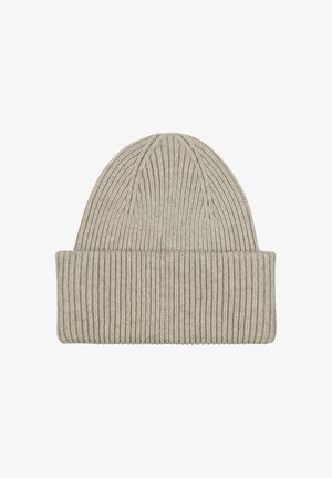 Lys grå strikket hue med ribbet tekstur, med en foldet kant. Designet er sømløst uden synlig hardware eller detaljer.