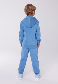 Thumbnail Image 3