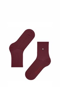 Bordeauxfarbene Baumwollsocken mit gerippter Textur, ausgestattet mit einem silbernen Knopfdetail und Logo in der Nähe der Zehe, entworfen für Komfort und Passform.