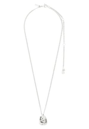 Collier chaîne en argent avec fermoir réglable et pendentif détaillé en forme de rose au centre.