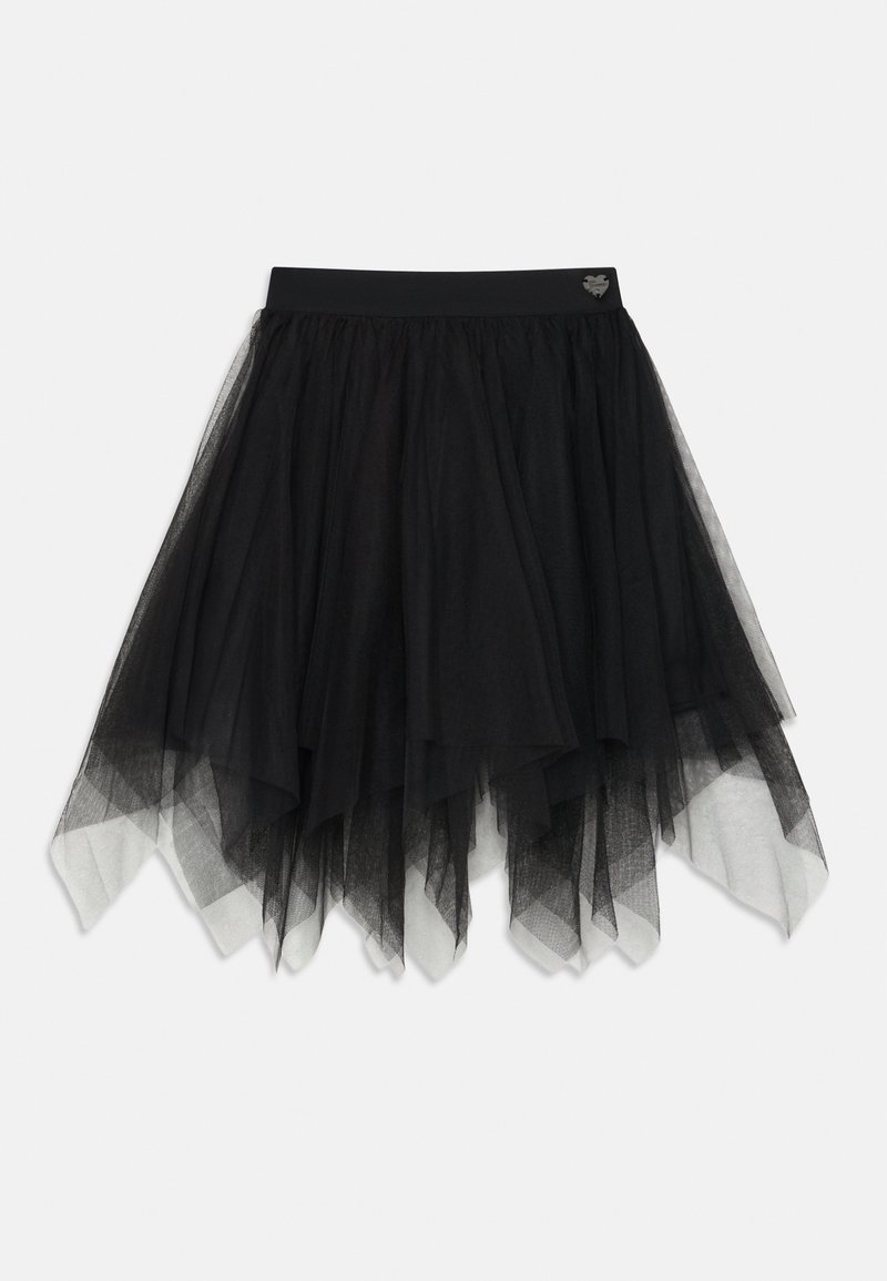 Saia de tule preta em camadas com bainha desigual e cintura elástica, apresentando um pequeno logótipo metálico em forma de coração na cintura.