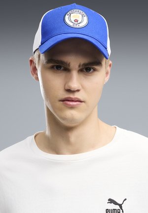 Puma, MANCHESTER CITY KING TRUCKER CAP UNISEX - Pet - speedy blue- white