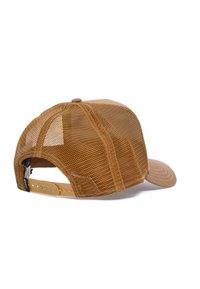 Gorra de malla marrón con un panel frontal sólido marrón, visera curva y correa de plástico ajustable en la parte posterior. Presenta detalles de costura.