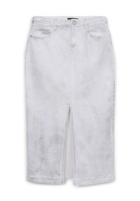 Weißer Jeansrock mit glänzender Oberfläche, knielang, mit einem Schlitz vorne, Taschen und metallischen Beschlägen am Bund und an den Taschen.