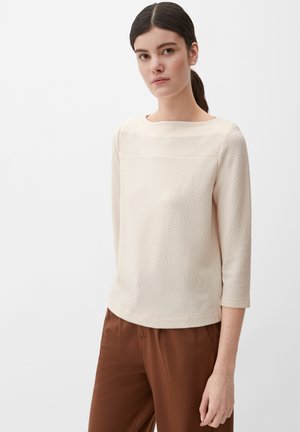 MIT U-BOOT-AUSSCHNITT - Sweter