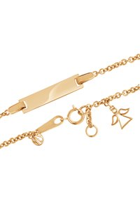 Bransoletka w odcieniu złota z prostokątną blaszką, zatrzaskiem w kształcie homara oraz zawieszką z motywem anioła, połączona delikatnym łańcuszkiem.