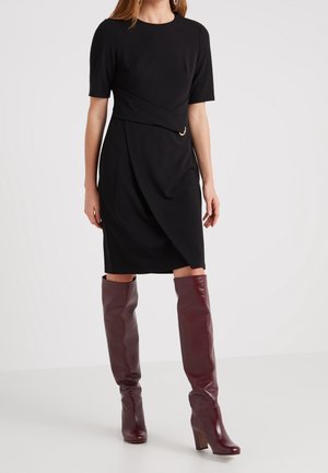 Fodralklänning - black