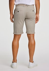 Lindbergh Shorts - stone