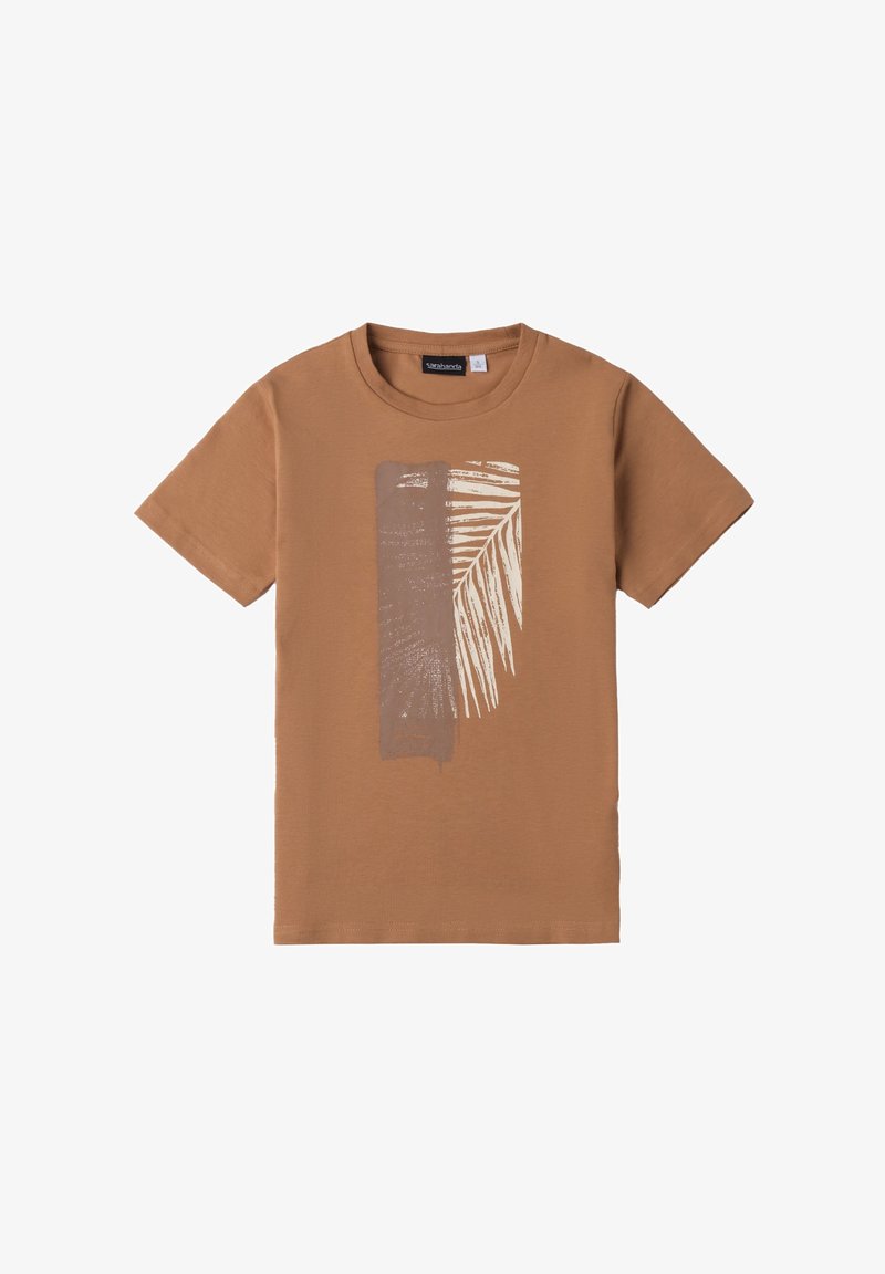 Camiseta de algodón de manga corta en color marrón, con un gráfico de hoja de palma en color crema y marrón oscuro en la parte frontal. Cuello redondo.