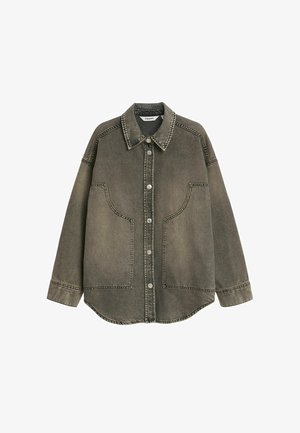 Farkkutakki haalistuneessa harmaassa, jossa on kärkipitoinen kaulus, painonapitus ja kaksi suurta taskua. Lisäksi näkyvät saumat ja rento istuvuus.