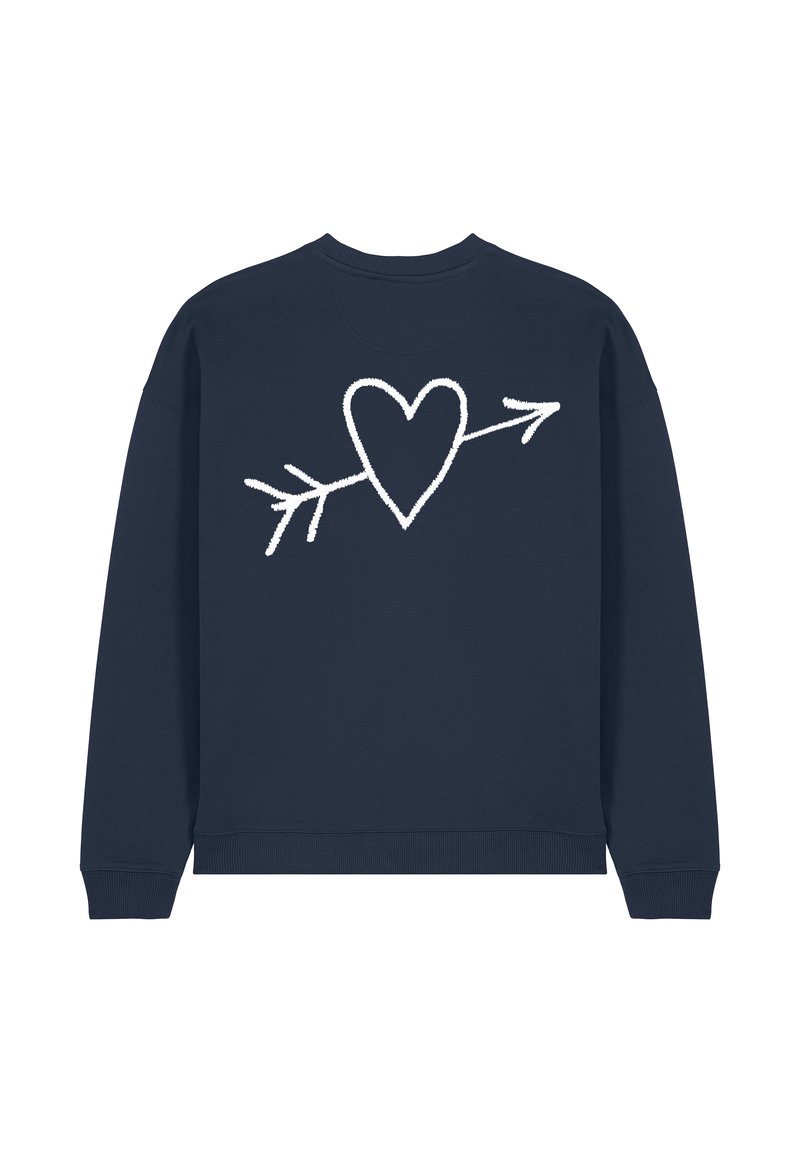 Felpa blu navy con scollatura a girocollo, con un design di cuore bianco con freccia sulla schiena. Materiale in cotone, polsini e fondo a coste.