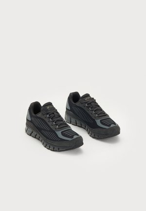 GEL-QUANTUM 360 I AMP UNISEX - Trainers - black/graphite grey