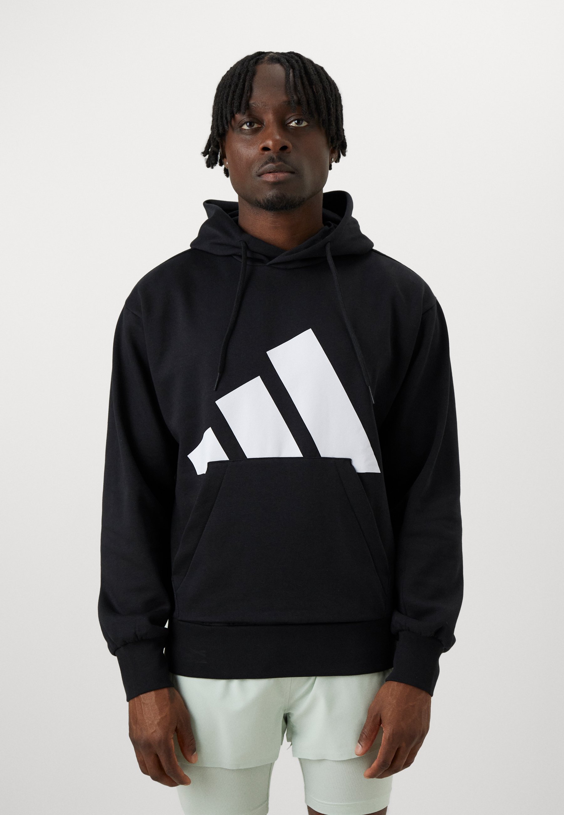 adidas essentials big logo