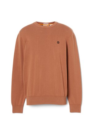 Maglione lavorato a maglia marrone con scollatura tonda, polsini e orlo a coste, caratterizzato da un piccolo logo nero sul petto. Texture morbida e vestibilità standard.