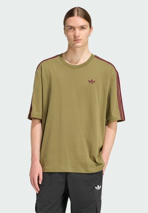 Camiseta estampada - focus olive/maroon