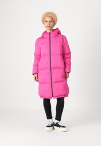 YAS Petite YASMILLYS JACKET - Dūnu jaka - fuchsia fedora