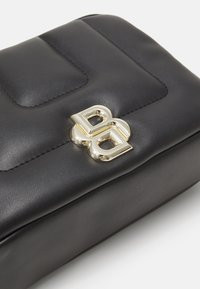 Thumbnail Image 7