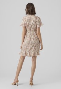 Vero Moda Sukienka letnia