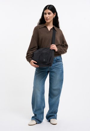 GOT BAG, POCKET SLING BAG - Handbag - black