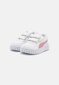 Hvite sneakers med rosa detaljer, syntetisk materiale, teksturert overflate, doble borrelåser og en tykk gummisåle med mønstret gummi.