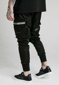 SIKSILK Cargobyxor - black
