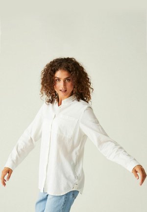 Regatta REGATTA PRIMEVERE LONG SLEEVE SHIRT SHIRTS - Camicia - creamwhite