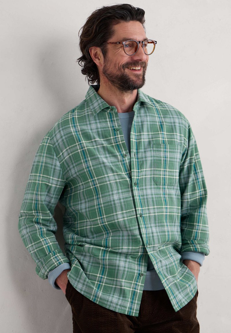 Seasalt Cornwall Camisa - green moss headland