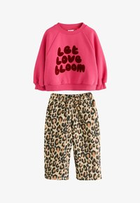 Vybrané, bright pink