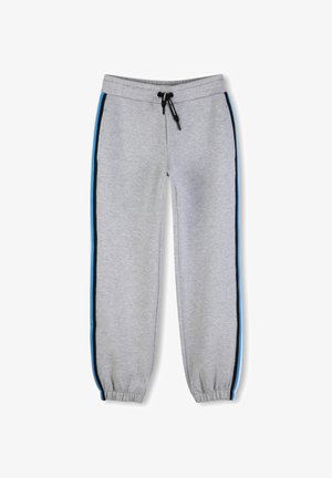 Pantalon de survêtement gris clair avec des poignets élastiques, des bandes latérales noires et bleues, et un cordon noir à la taille.