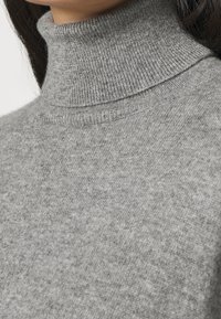 EDITED Sweter