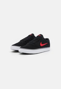 Nike SB CHRON 2 UNISEX - Trainers - black/university red/white