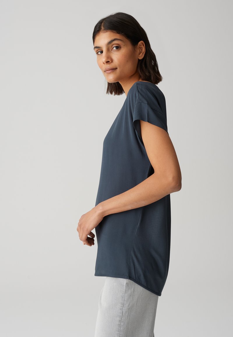 OPUS SKITA SOFT T-shirt basique carbon/gris foncé