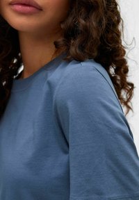 Vero Moda 2ER-SET KLASSISCHES  MIT RUNDHALS - Basic T-shirt - blau