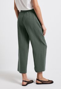 Street One Pantalon classique - grün