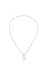 Silberne Halskette mit länglichen Gliedern, einem runden Toggle-Verschluss und zwei Charms: einer rosa Perle und einem kleinen runden Anhänger.