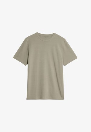 Camiseta de algodón en un color oliva claro, con cuello redondo, mangas cortas y una textura suave y lisa, sin patrones ni adornos.