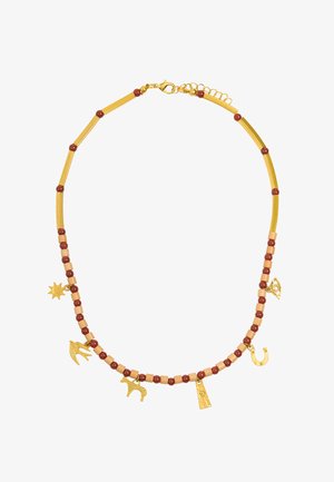 Złoty i brązowy naszyjnik z koralików z sześcioma złotymi zawieszkami: słońce, ptak, jagnię, zawieszka, podkowa i oko.