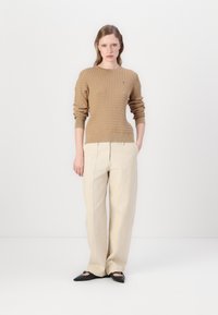 Tommy Hilfiger CABLE SWEATER - Pullover - safari